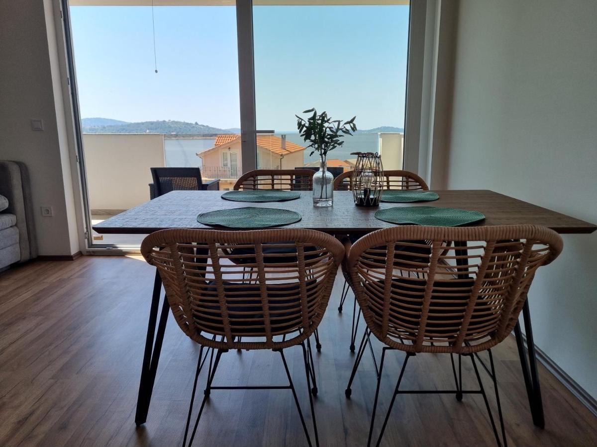 Sea View Apartment Rogoznica  Extérieur photo